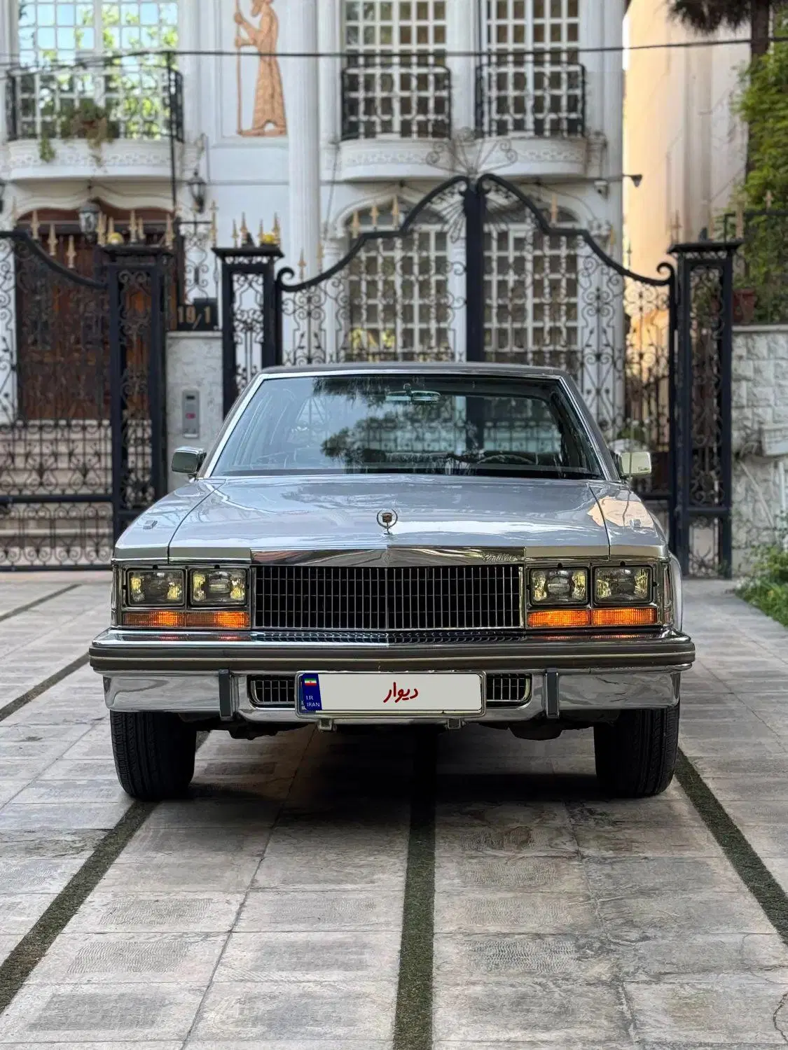 Cadillac Seville с инжекторным двигателем — 1980 год - Image 2