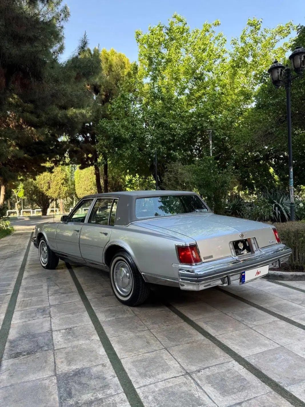 Cadillac Seville с инжекторным двигателем — 1980 год - Image 4